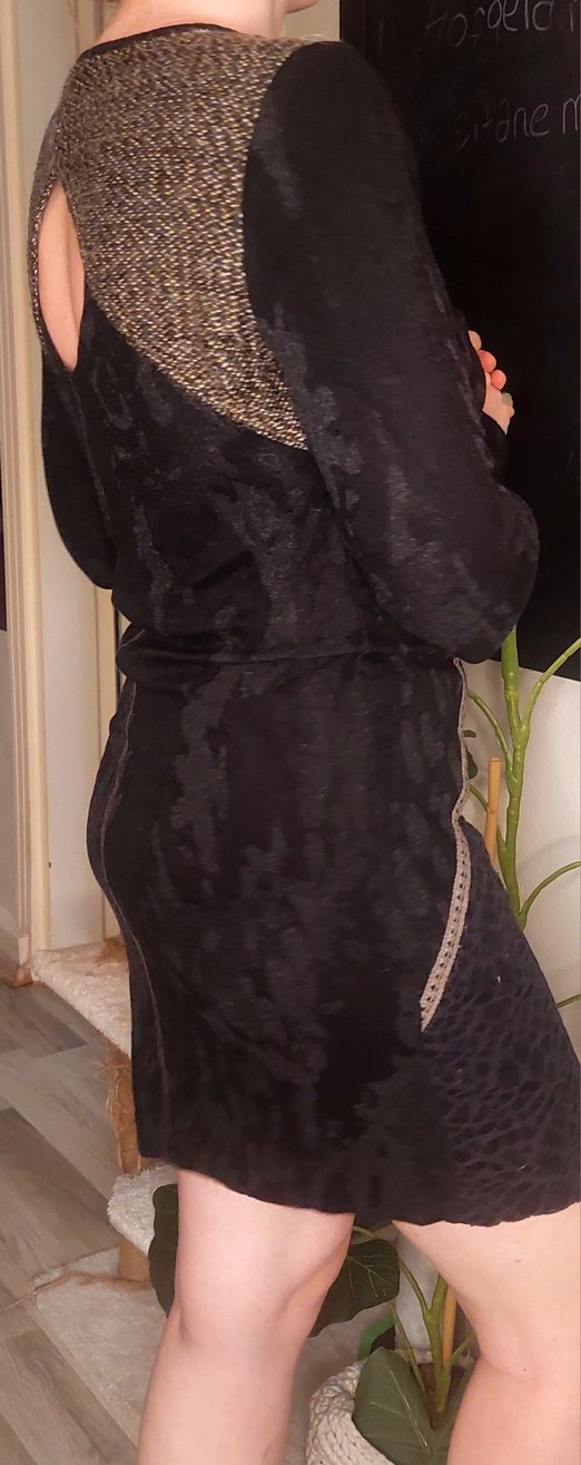 V Yaka Drapeli Siyah Gotik Mini Elbise - Görsel 4