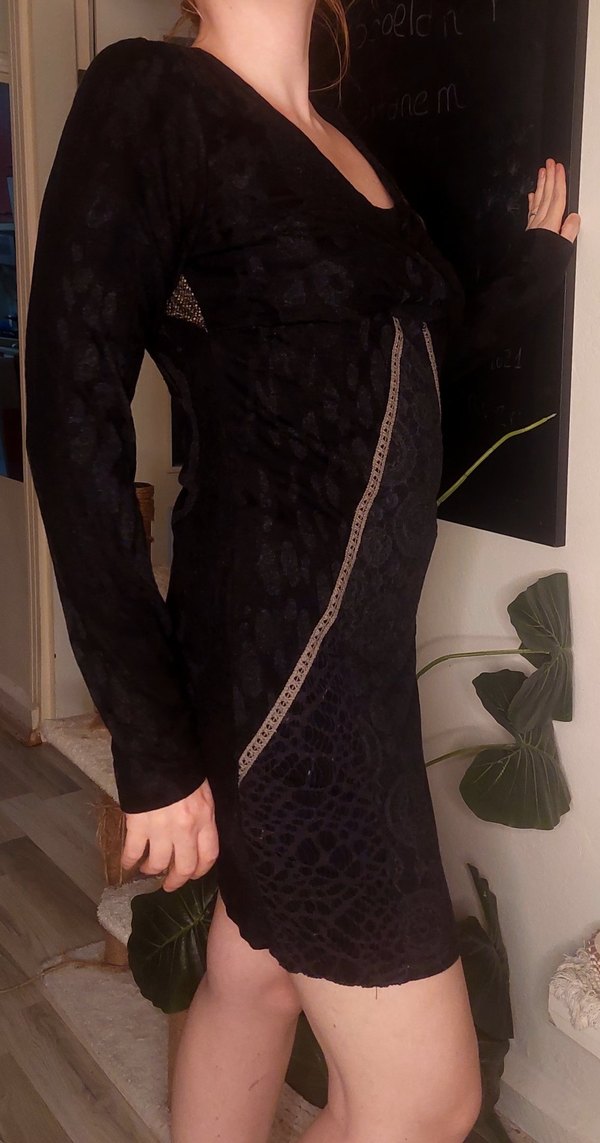 V Yaka Drapeli Siyah Gotik Mini Elbise - Görsel 3