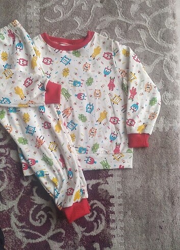 4 yaş pijama takimi