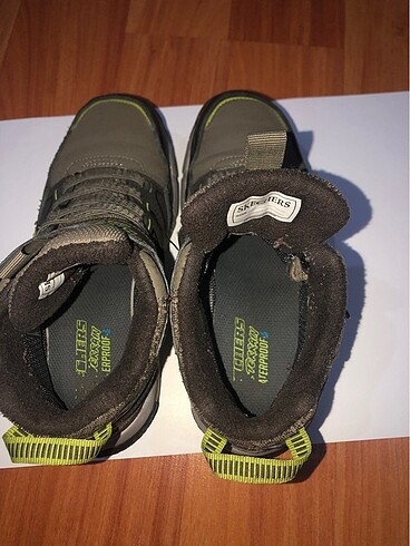 35 Beden Skechers waterproof çocuk bot