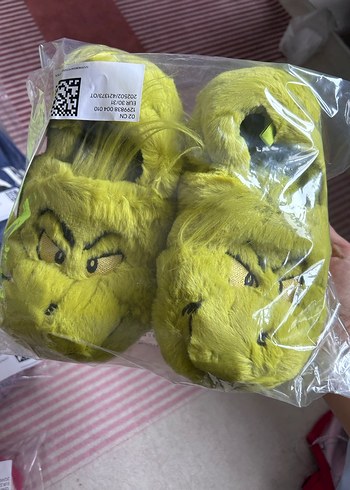 Kızlar İçin Sarı Kürklü Pop Kültür Terlik - Görsel 4