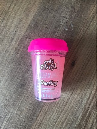Narlı yüz peelingi