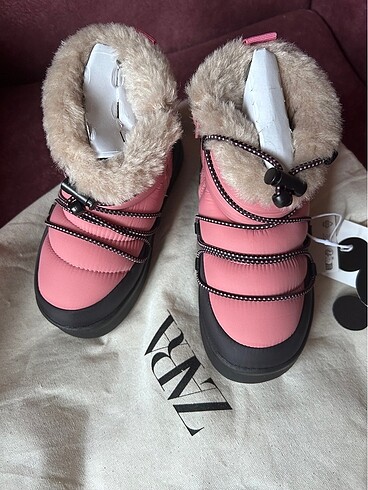 Zara Minnie mouse içi tüylü dolgulu bot