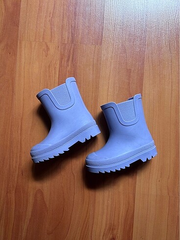 Zara bebek yağmur botu