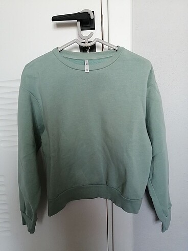 Defacto Sweat