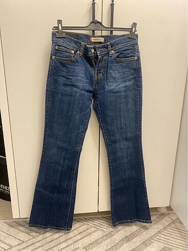 Levis jean