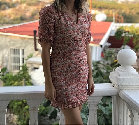 Drapeli elbise