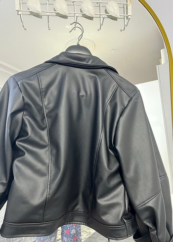 Bershka Siyah Deri Kemerli Biker Ceket