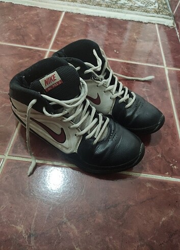 37 Beden siyah Renk Basketbol ayakkabısı 