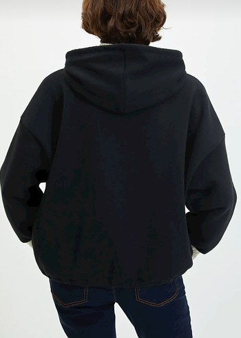 Siyah Kapüşonlu Nakışlı Kadın Sweatshirt - Görsel 2