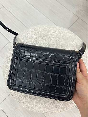 Beden Zara siyah askılı çanta