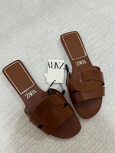 Zara Zara çapraz düz deri sandalet