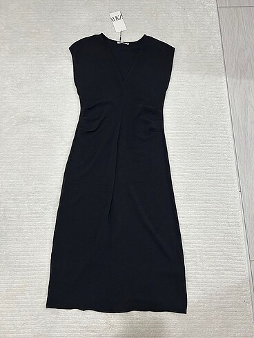 Zara siyah midi elbise