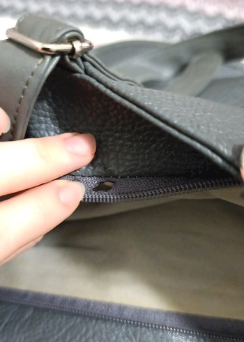 Gri Deri Kadın Çanta Fermuarlı - Görsel 4