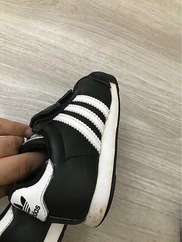 24 Beden siyah Renk Adidas samao spor ayakkabı ve mont