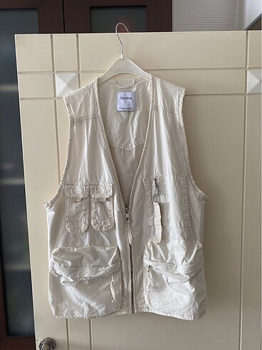 bershka orjinal kaliteli yelek yepyeni