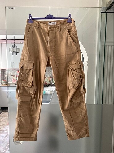 bershka orjinsl erkek kargo pantolon yepyeni