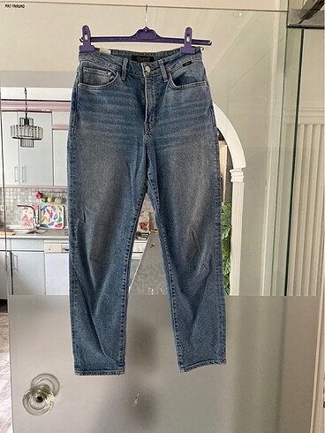 mavi marka mom kot pantolon yrpyeni kaçırma