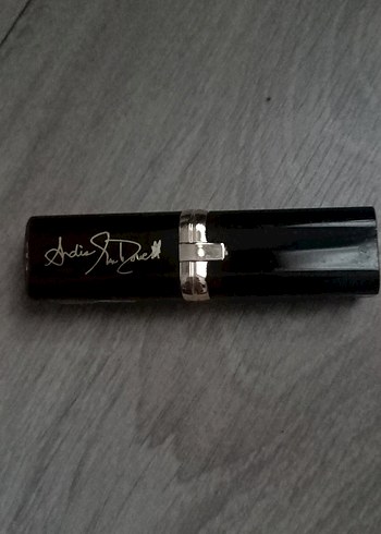 Parlak Kırmızı Ruj 703 - Görsel 2