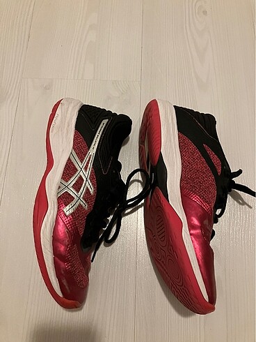37,5 Beden Asics Voleybol Ayakkabısı