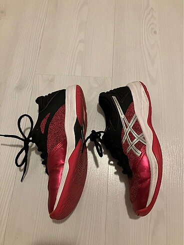 37,5 Beden kırmızı Renk Asics Voleybol Ayakkabısı