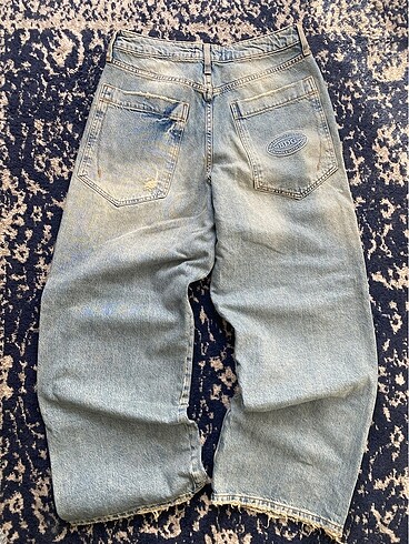 m Beden BDG Eskitme Baggy Yırtık Pantolon