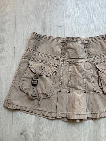 Urban Outfitters BDG Pilleli Mini etek
