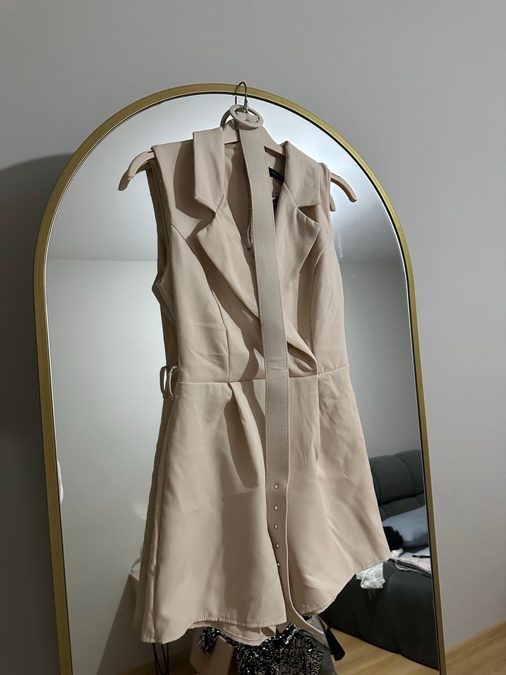 Kemerli Bej Kolsuz Mini Tulum - Görsel 3