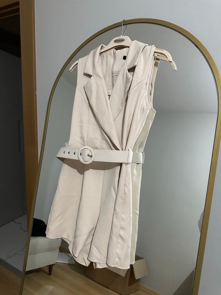 Kemerli Bej Kolsuz Mini Tulum - Görsel 2