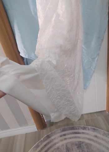 Uzun V Yakalı Beyaz Dantel elbise - Görsel 4