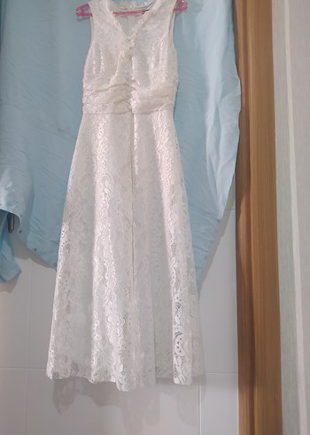 Uzun V Yakalı Beyaz Dantel elbise - Görsel 2