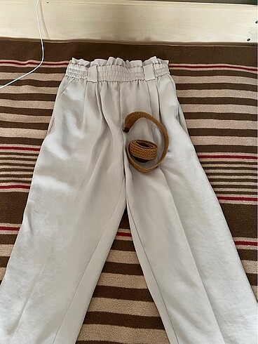 Kemerli yüksek bel pantolon