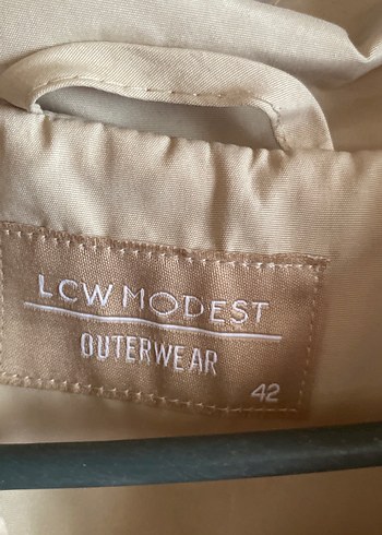 Bej Kadın Uzun Düğmeli Yağmurluk - Görsel 5