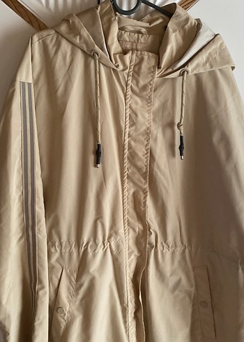 Bej Kadın Uzun Düğmeli Yağmurluk - Görsel 2