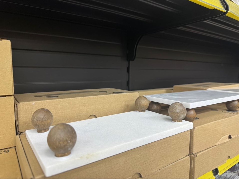 Ahşap Ayaklı Beyaz Mermer Sunumluk - Görsel 4