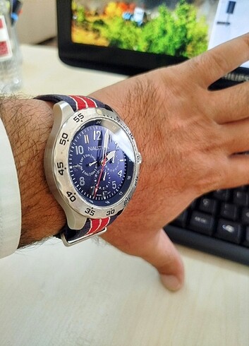 Nautica saat 