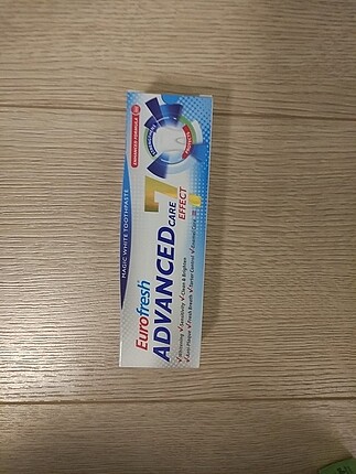 Farmasi 7 etkili diş macunu