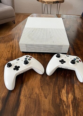 Temiz xbox one s 512 gb