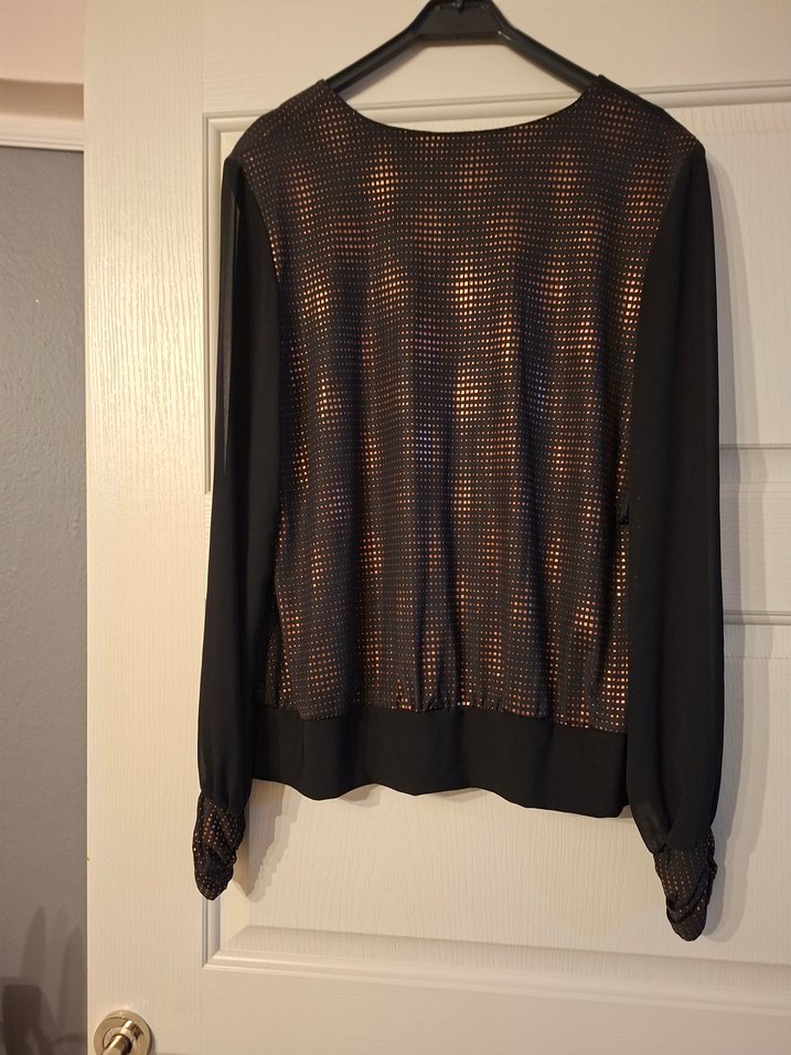 Siyah V Yaka Dökümlü Uzun Kollu Kadın Bluz 40 42 beden - Görsel 2