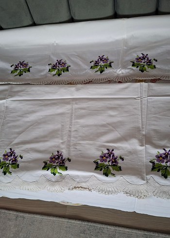 Kaneviçe Mor Çiçek Nakışlı Dantel Kenarlı karyola takımı. - Görsel 5