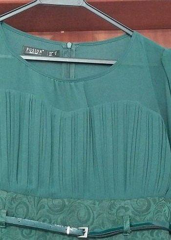 Kemer Detaylı Koyu Yeşil Midi Elbise - Görsel 3