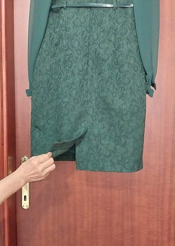 Kemer Detaylı Koyu Yeşil Midi Elbise - Görsel 4