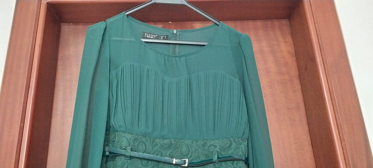 Kemer Detaylı Koyu Yeşil Midi Elbise - Görsel 3