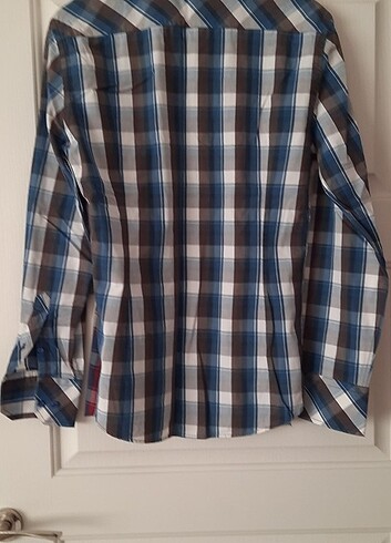 Ekoseli gömlek, az kullanılmış  - Görsel 2