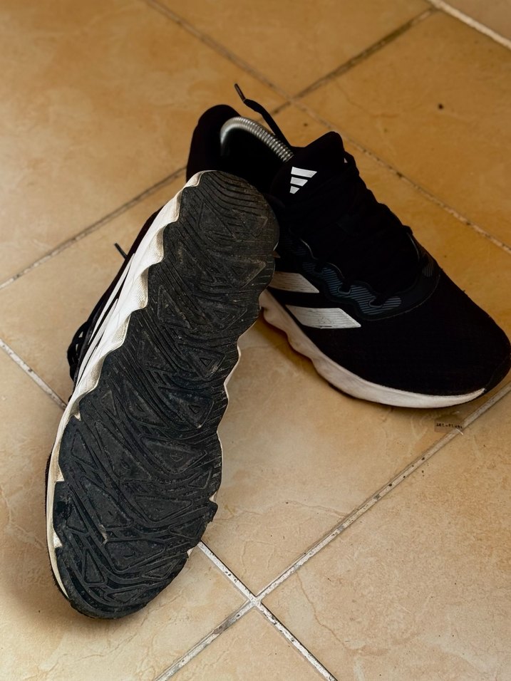 ADİDAS ERKEK SPOR AYAKKABI 42 NUMARA - Görsel 4