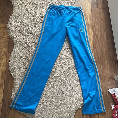 Orjinal adidas