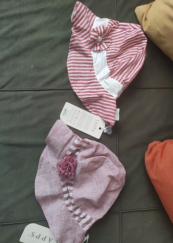 Pembe Çizgili Fırfırlı Çocuk Şapkası