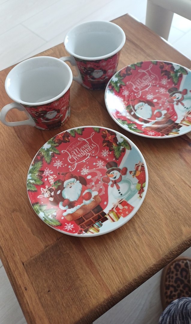 Kırmızı Noel Temalı Renkli Fincan ve Tabak Seti - Görsel 3