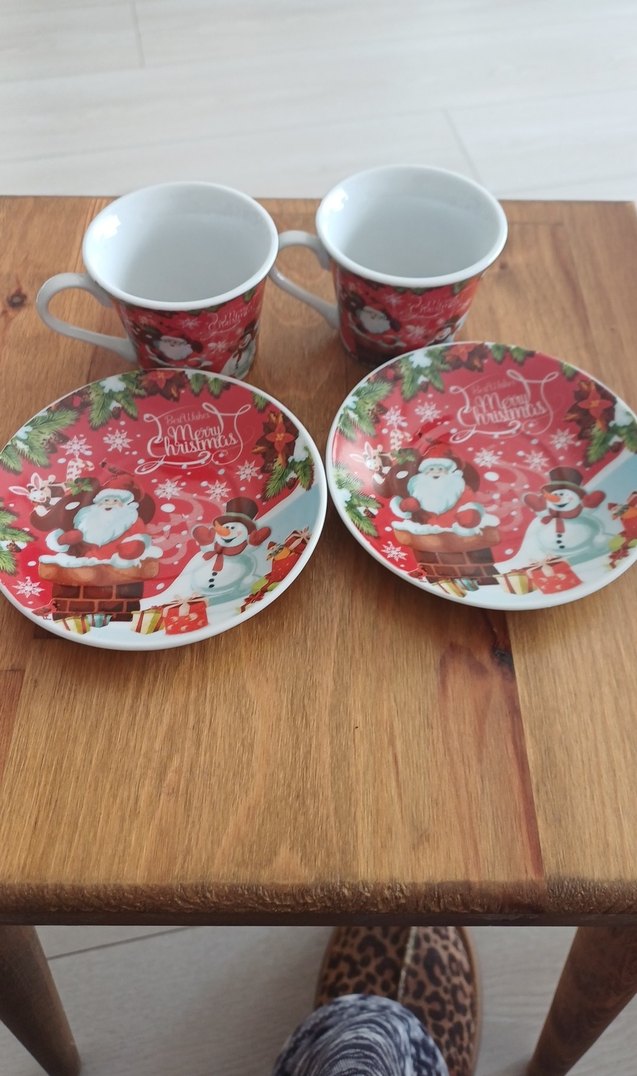 Kırmızı Noel Temalı Renkli Fincan ve Tabak Seti - Görsel 2