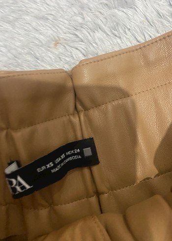 Beli Kemerli Bej Deri Şort - Görsel 2